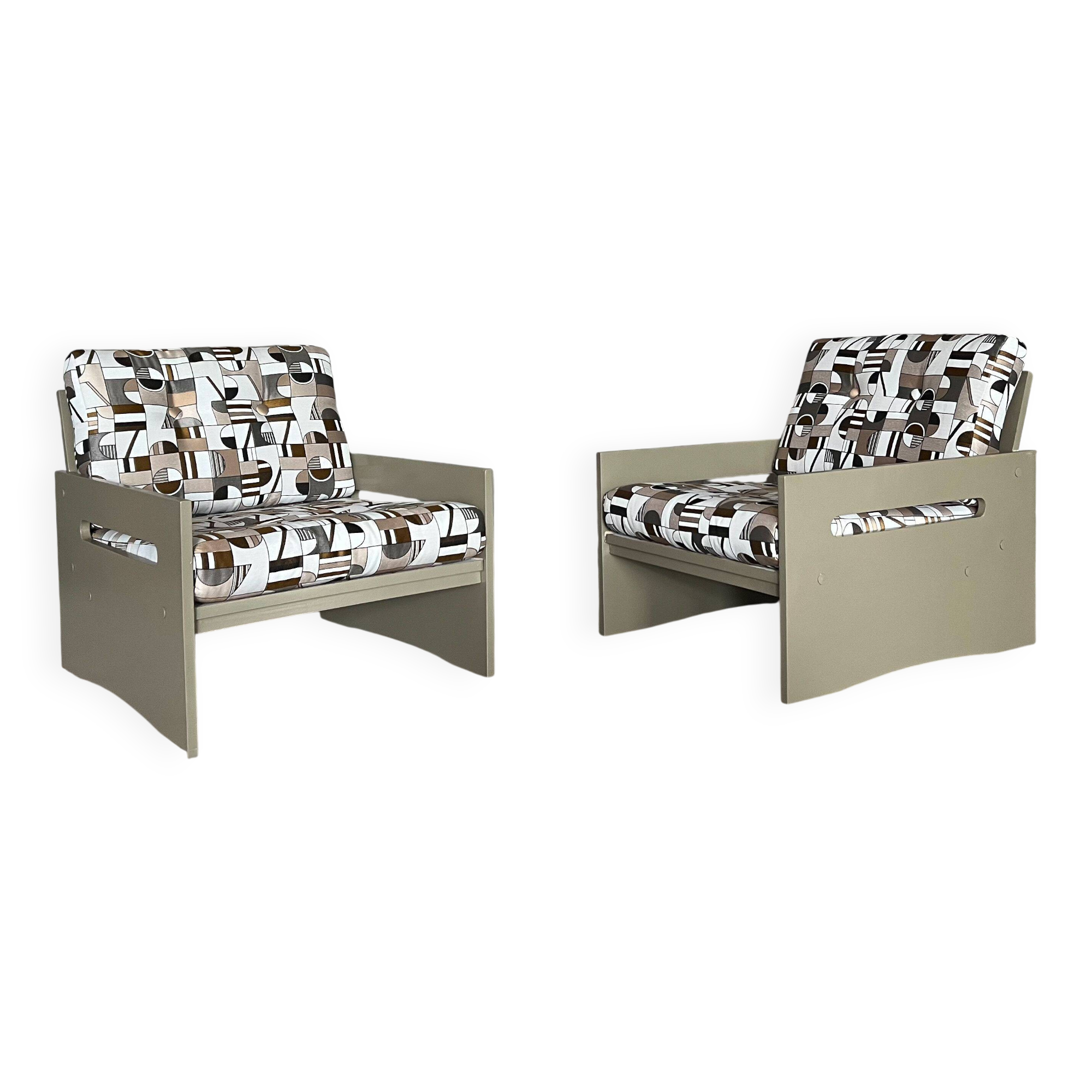 Vintage lounge chairs – newly upholstered in geometric fabric