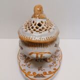 soup decor Moustier