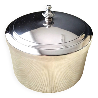 Box, covered pot in silver metal