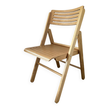 Vintage folding chair in beech