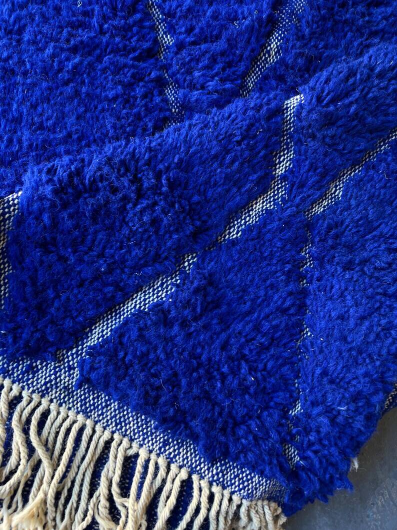 Traditional handmade Berber carpet 250cmx150cm