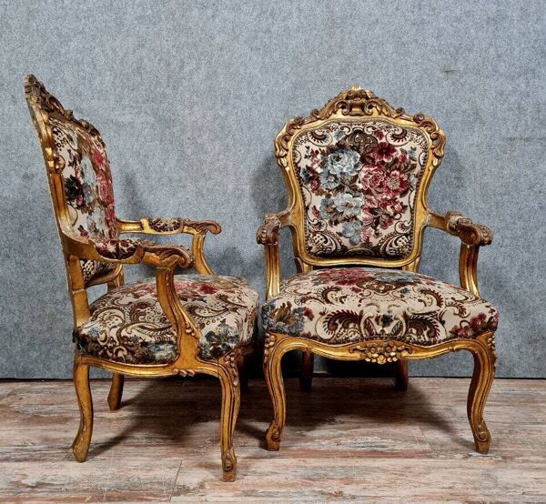 Paire de fauteuils Baroques de style Louis XV en bois doré et sculpté vers 1900