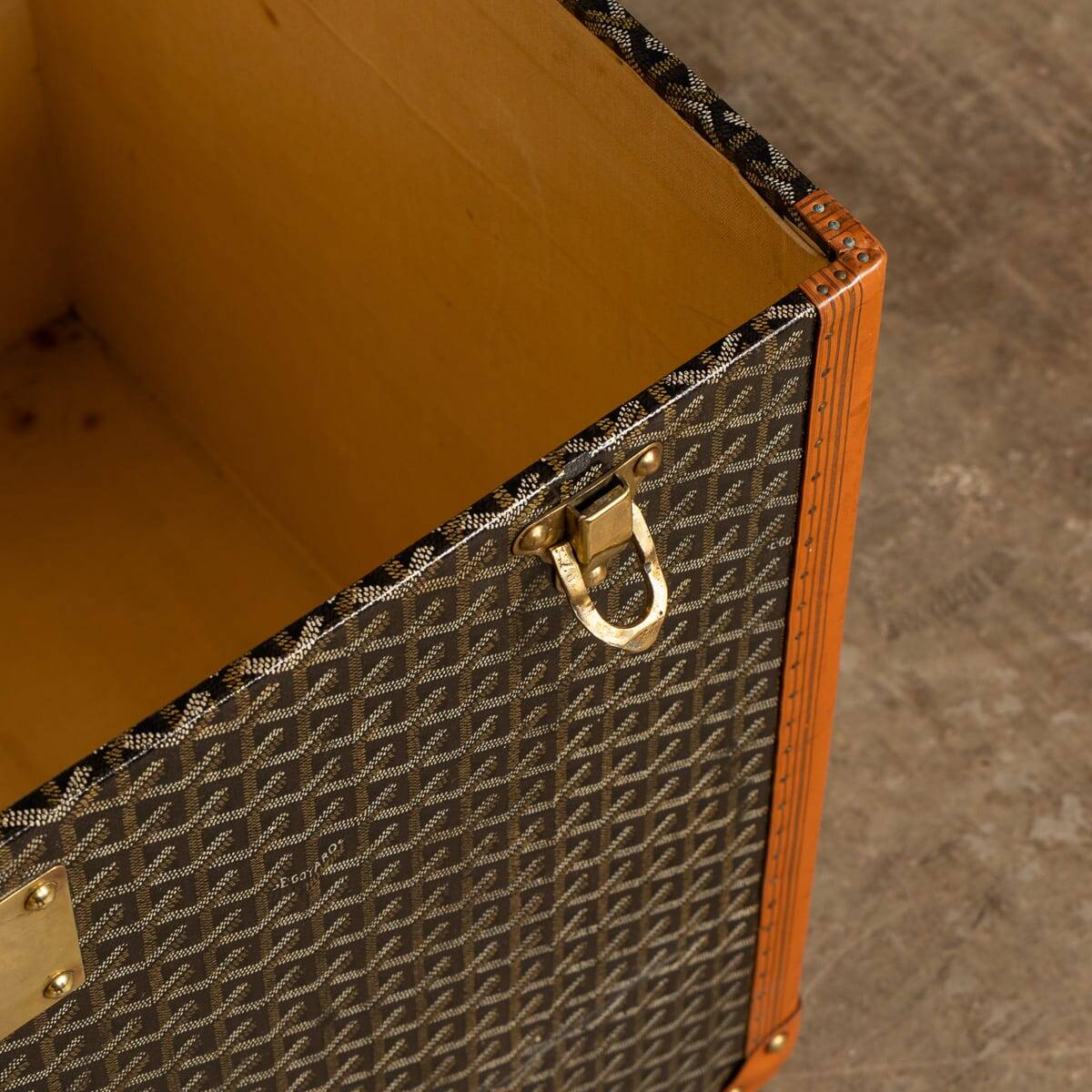 Antique 20thC French Hat Trunk In Chevron Canvas By Goyard, Paris c.1920