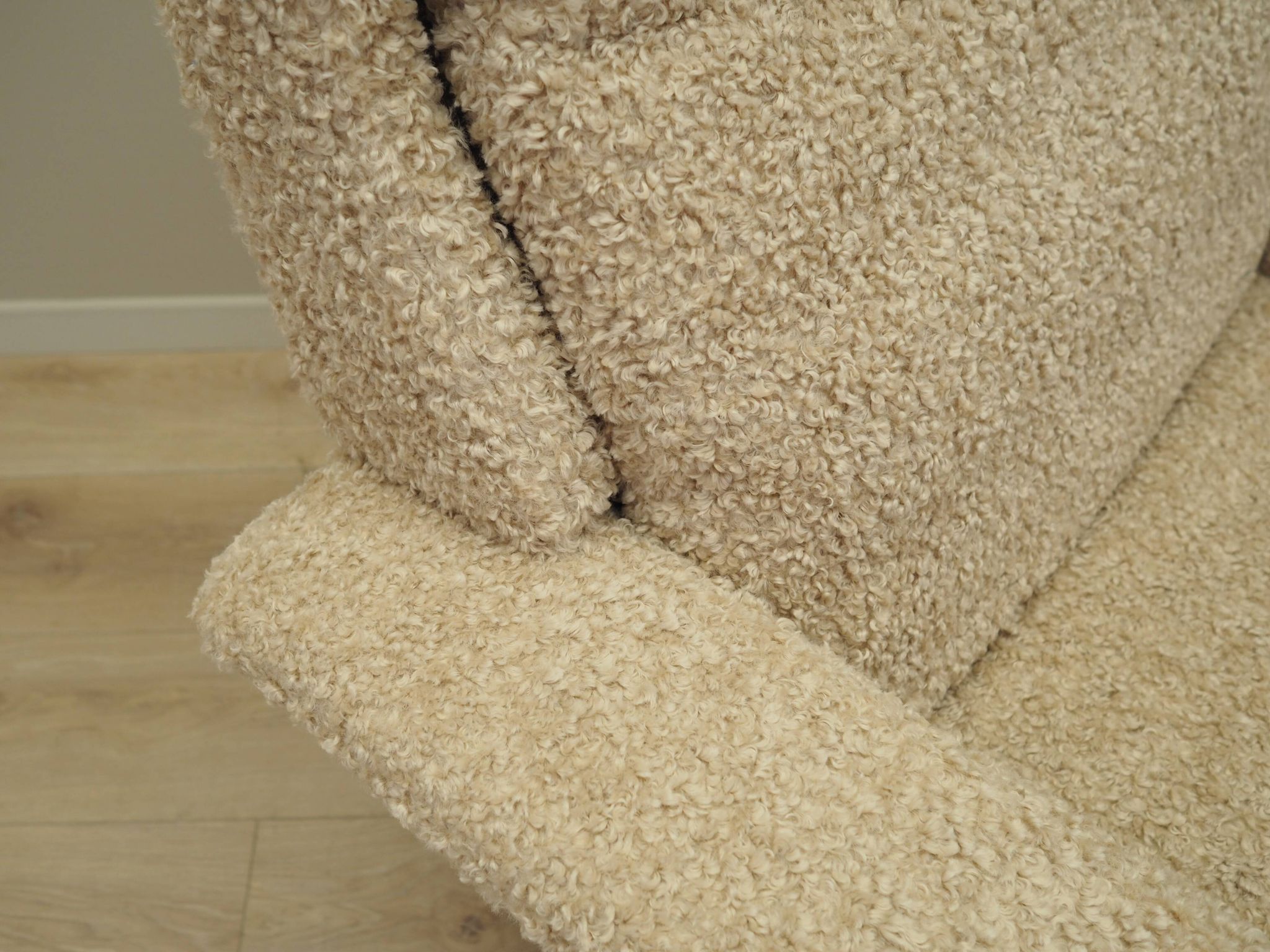 Fauteuil beige, design danois, années 1960, designer : Arne Vodder, éditeur : Fritz Hansen
