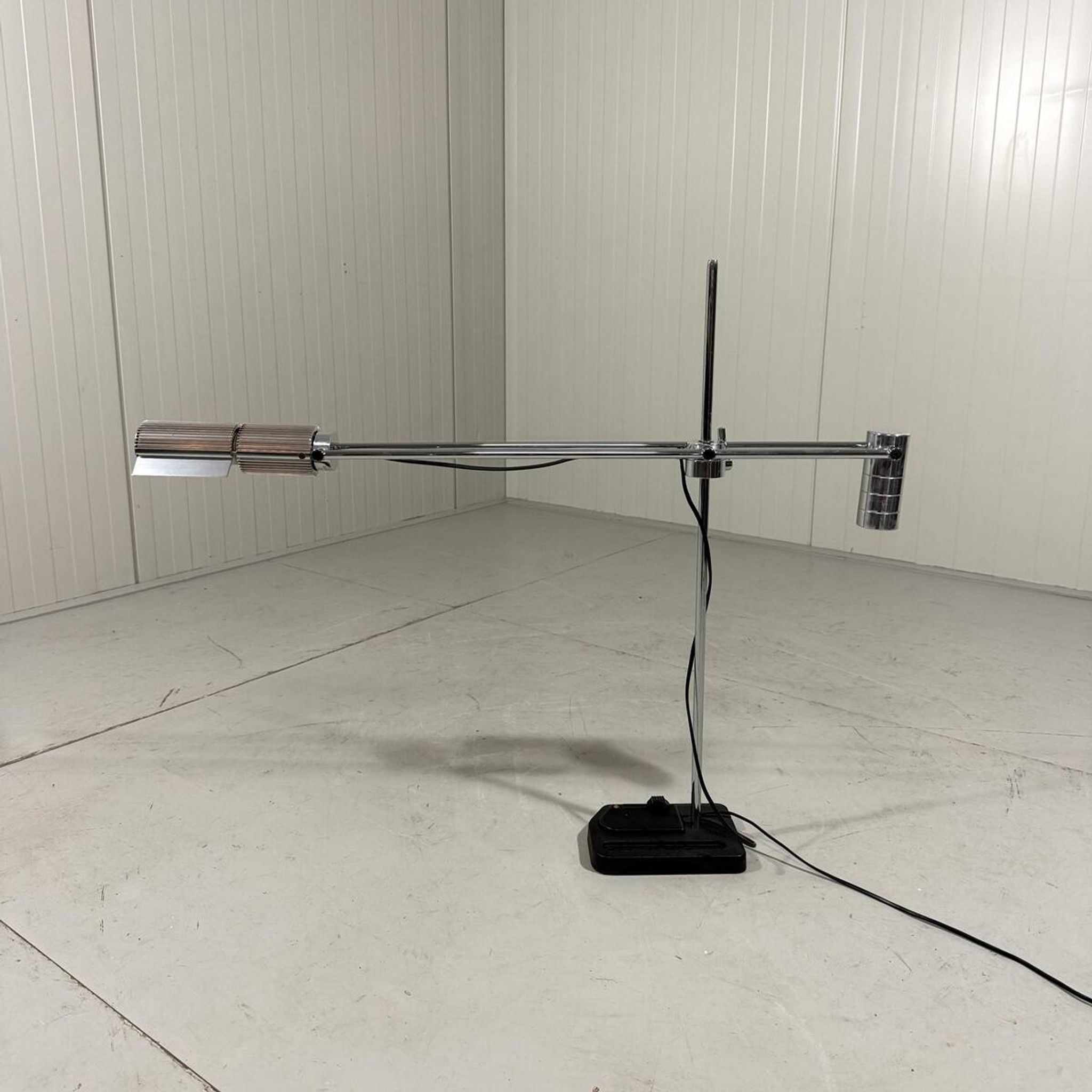 Viktor Frauenknecht Haloprofil desk lamp Swiss Lamps