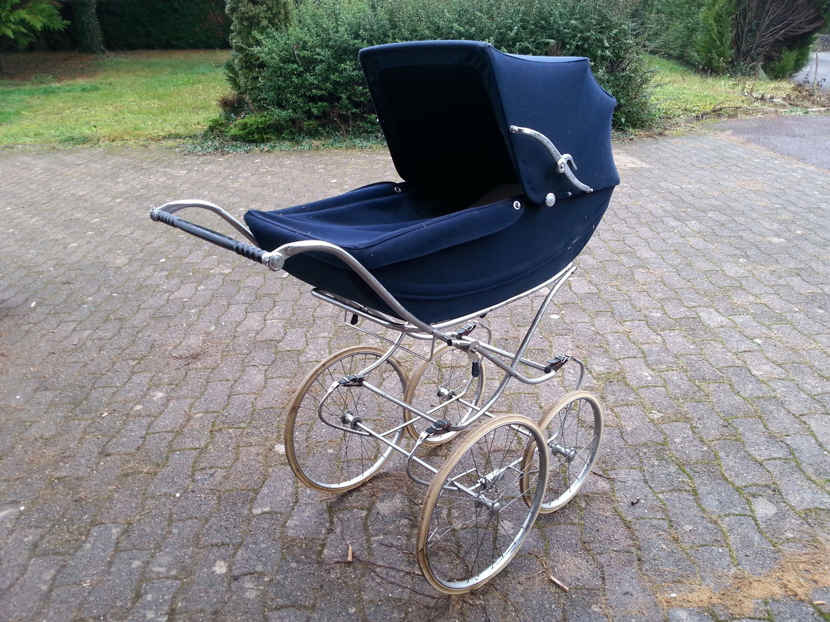 Vintage style pram English 60-70 years