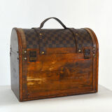 Wooden trunk