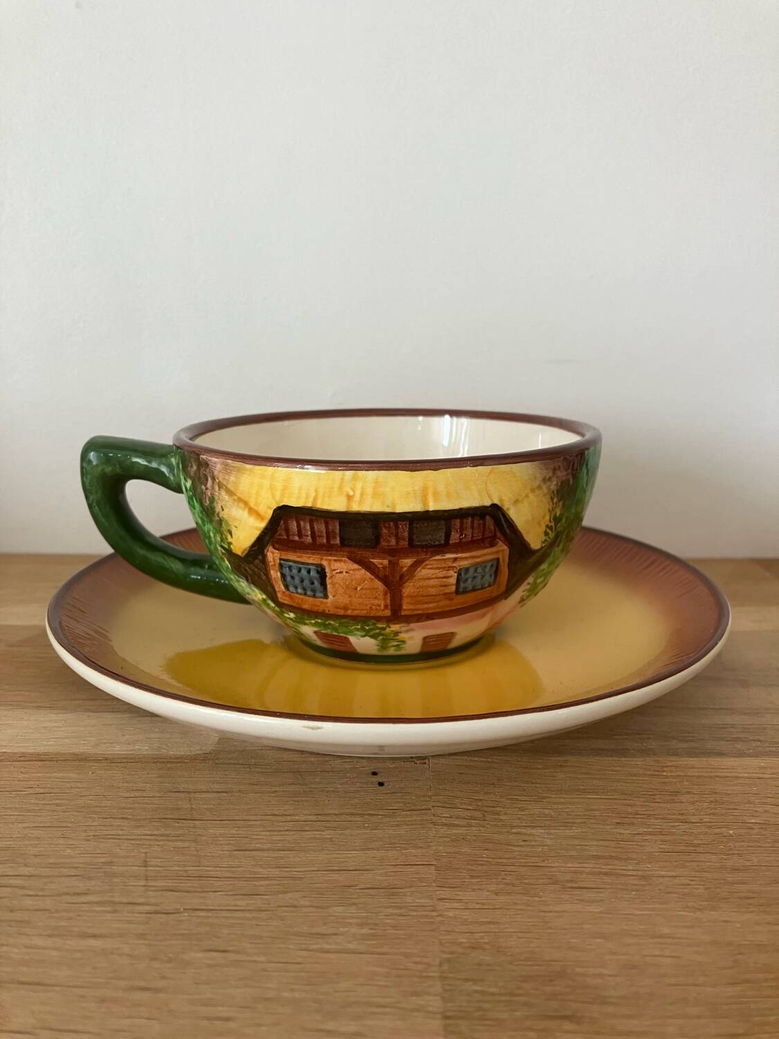 Vintage-Service of 6 cups with saucers-Chalet theme-West Germany