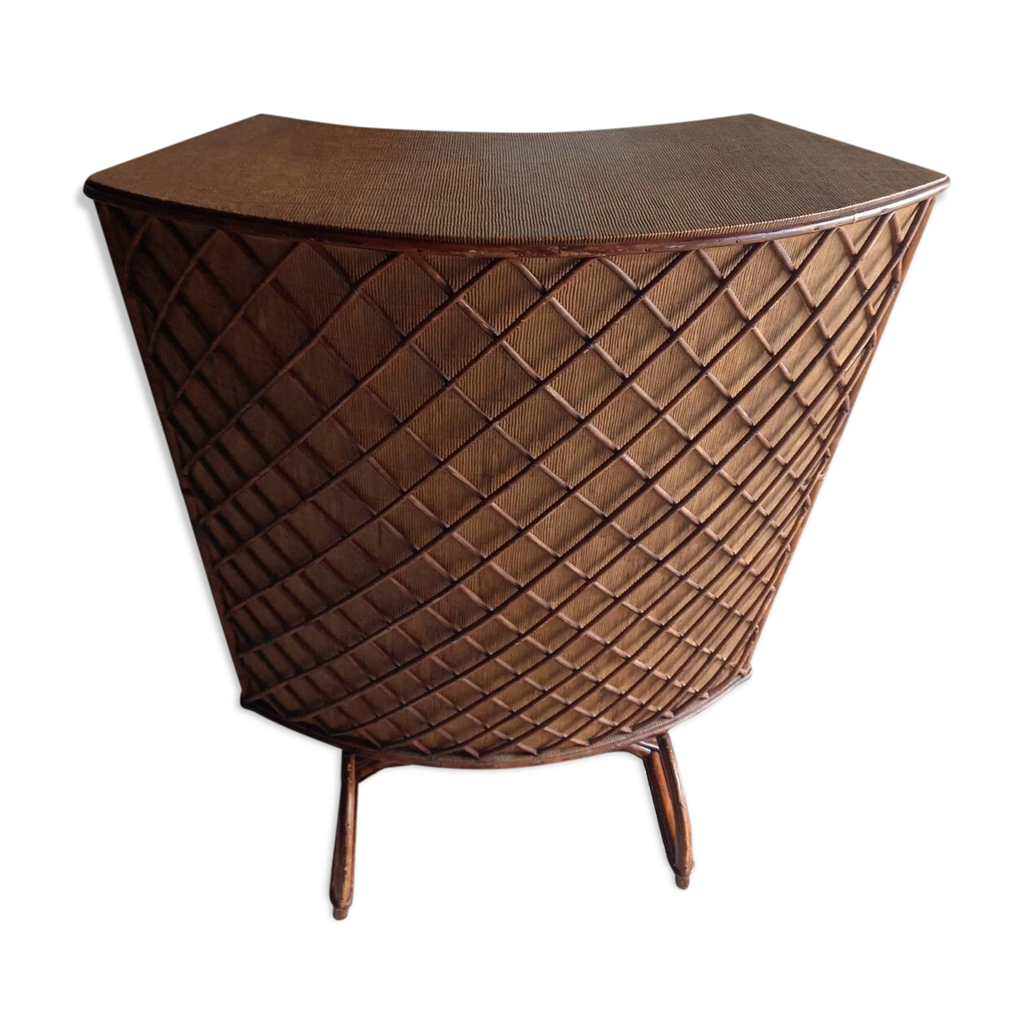 Vintage rattan bar
