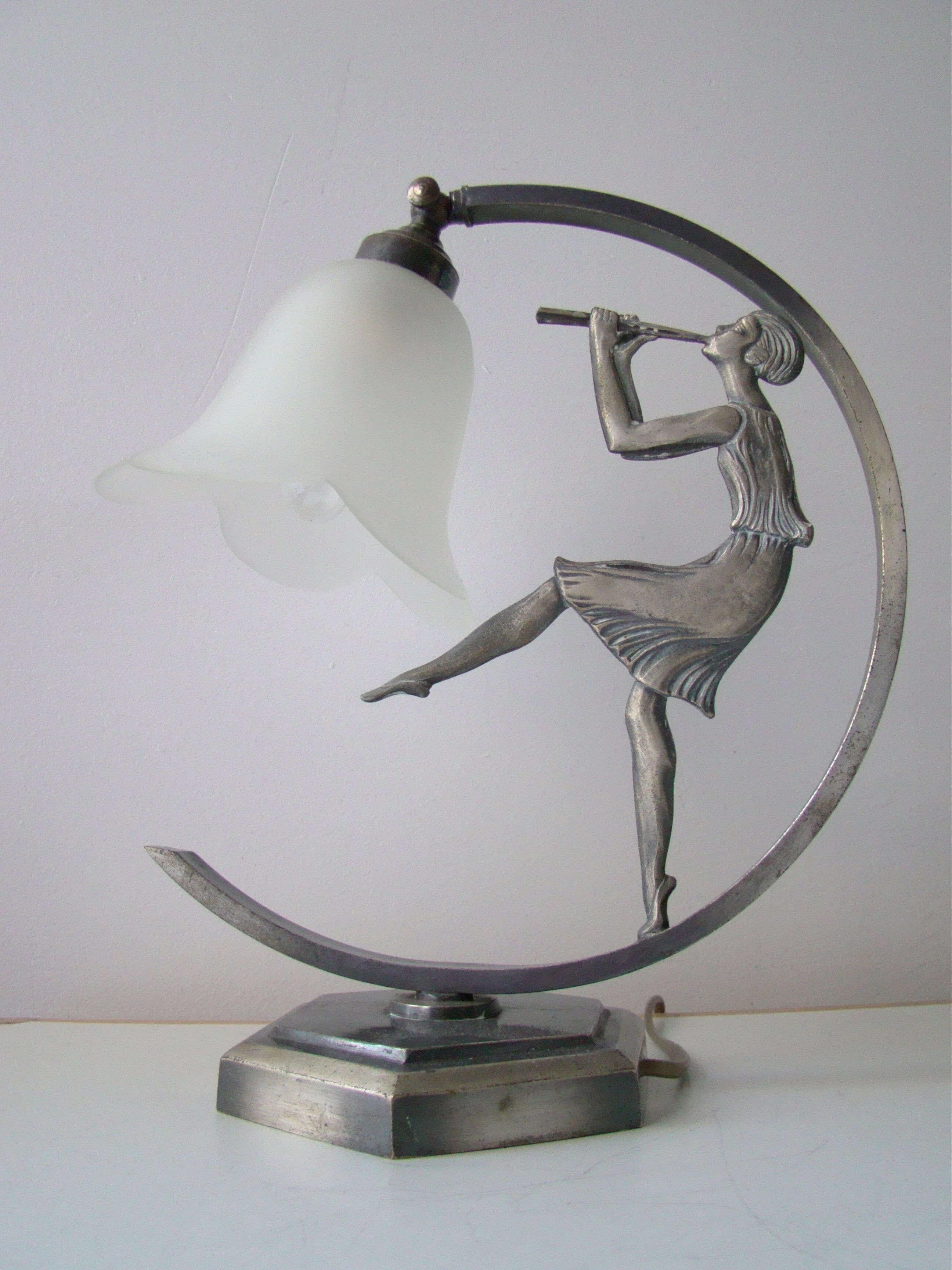 Art deco lamp, flute dancer