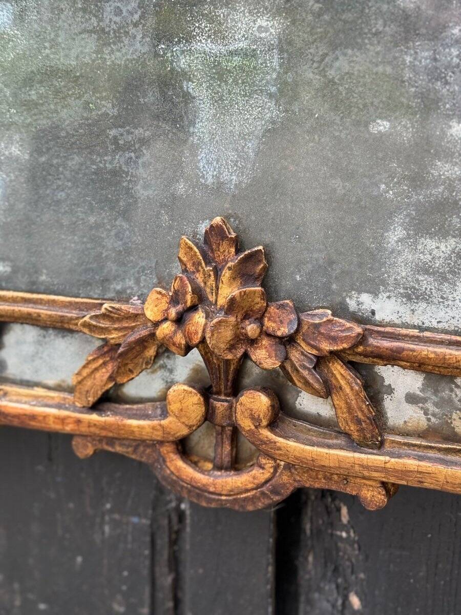 Large Louis XV Pareclosed Mirror In Carved And Gilded Wood, France 18th Century