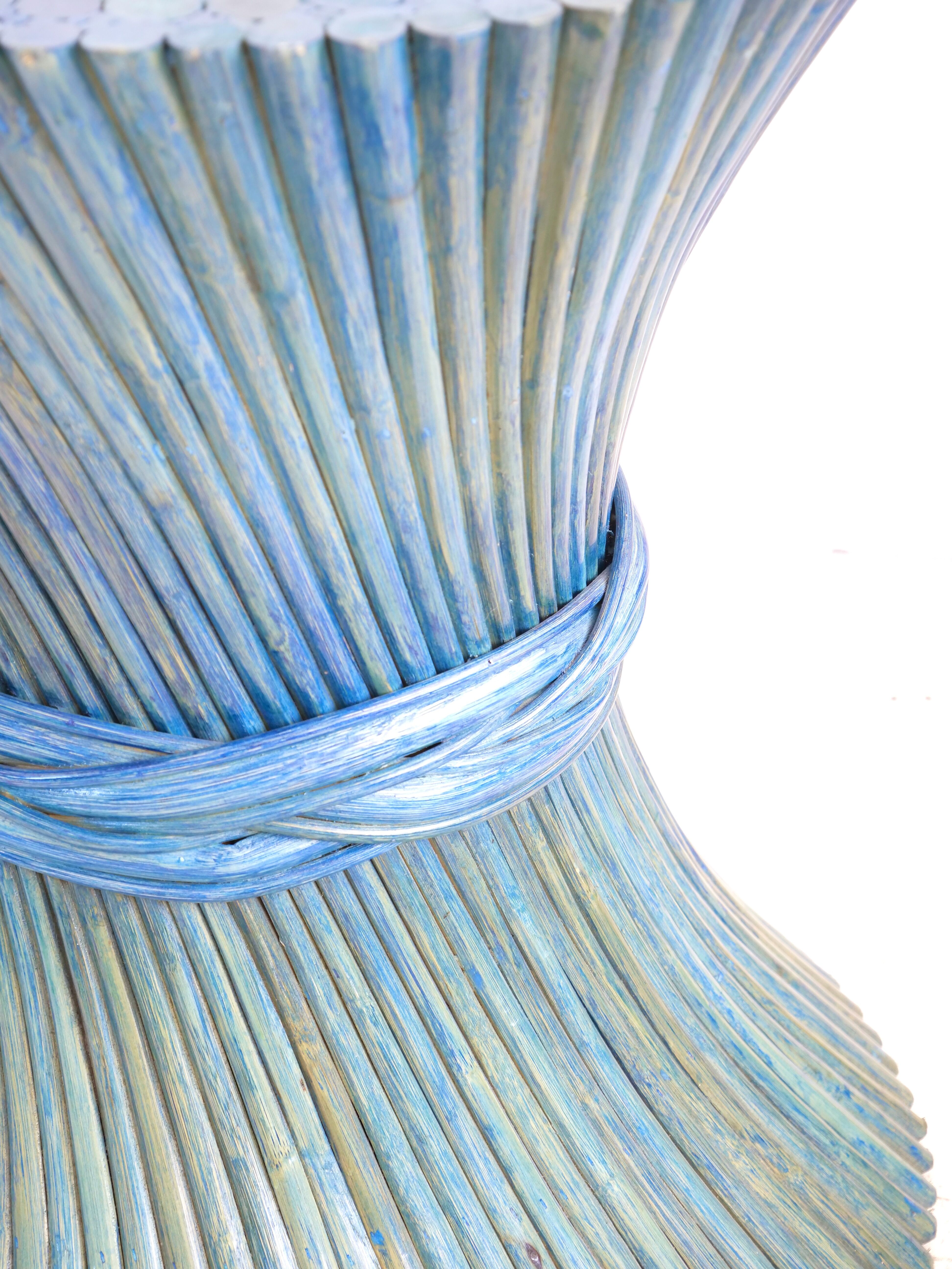 Table bamboo Mc Guire blue lazure