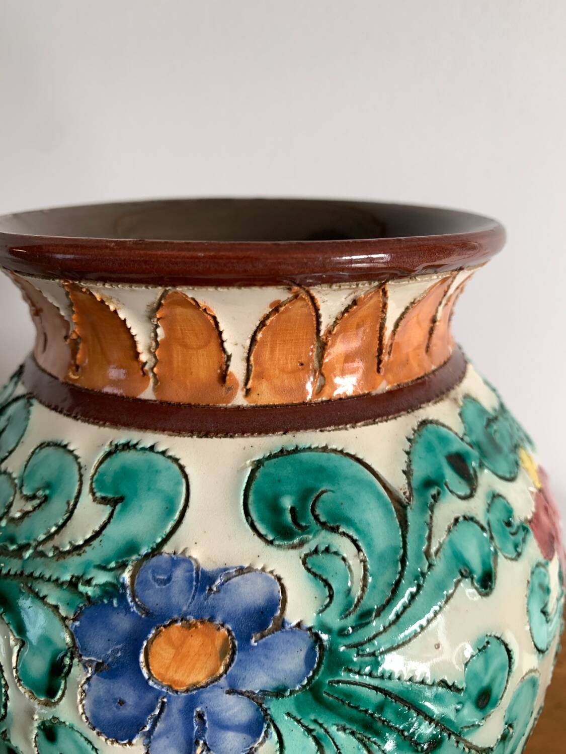 Cerart Monaco vase – relief floral decoration – signed and numbered – year