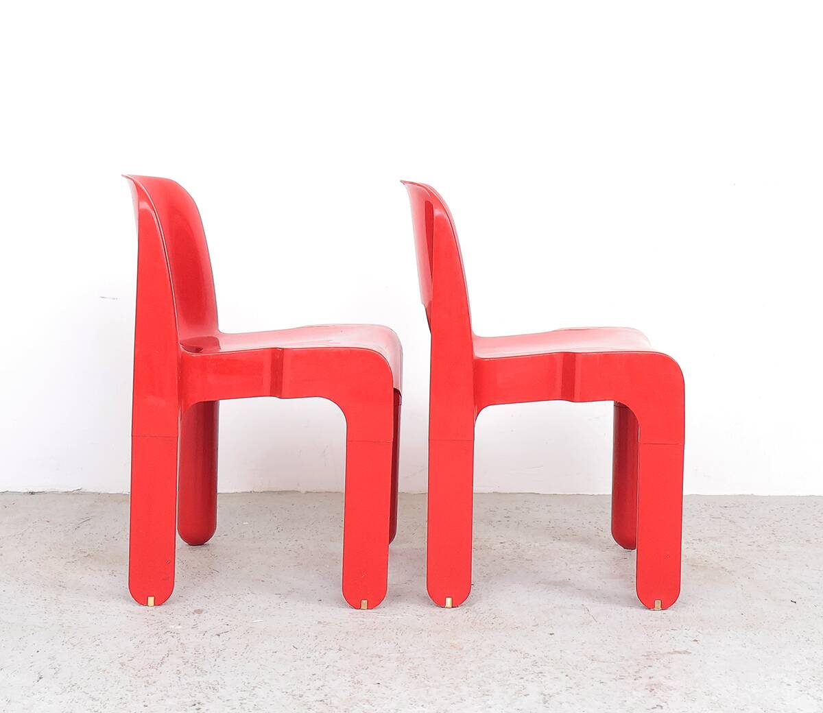 Joe Colombo red universale chairs for Kartell, 1960s