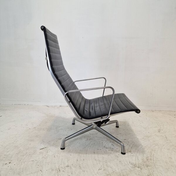 Model EA 124 + 125 Vitra Lounge Chair and Ottoman by Charles & Ray Eames