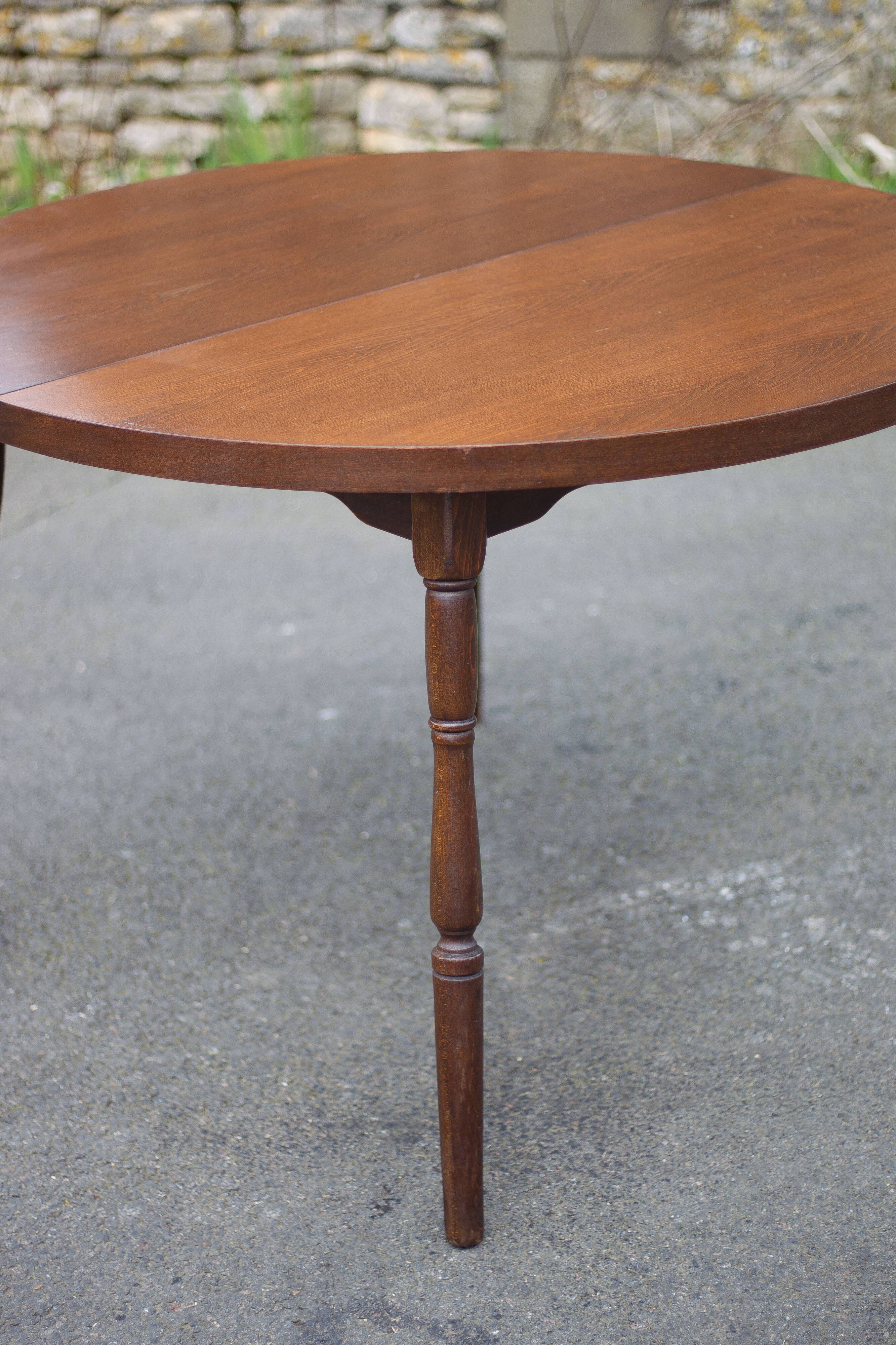 Round wooden table with 1 extension, wooden dining table, dining room table, kitchen table