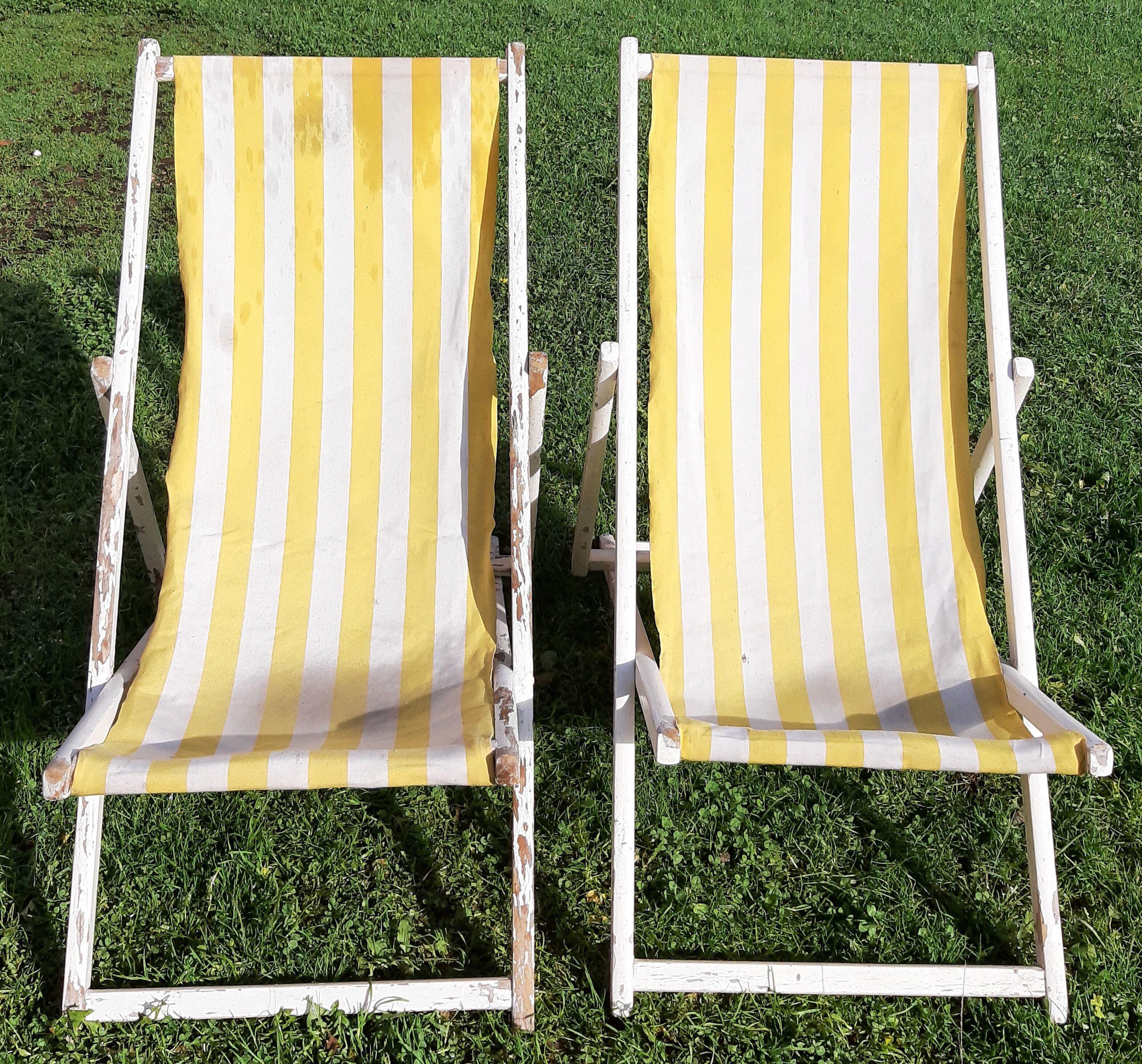 Pair of vintage chaises longues