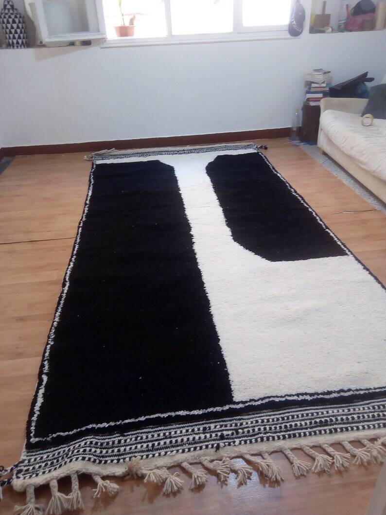 Tapis beni ourain en laine noir