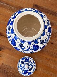 Ceramic covered pot Kütahya (Turkey)