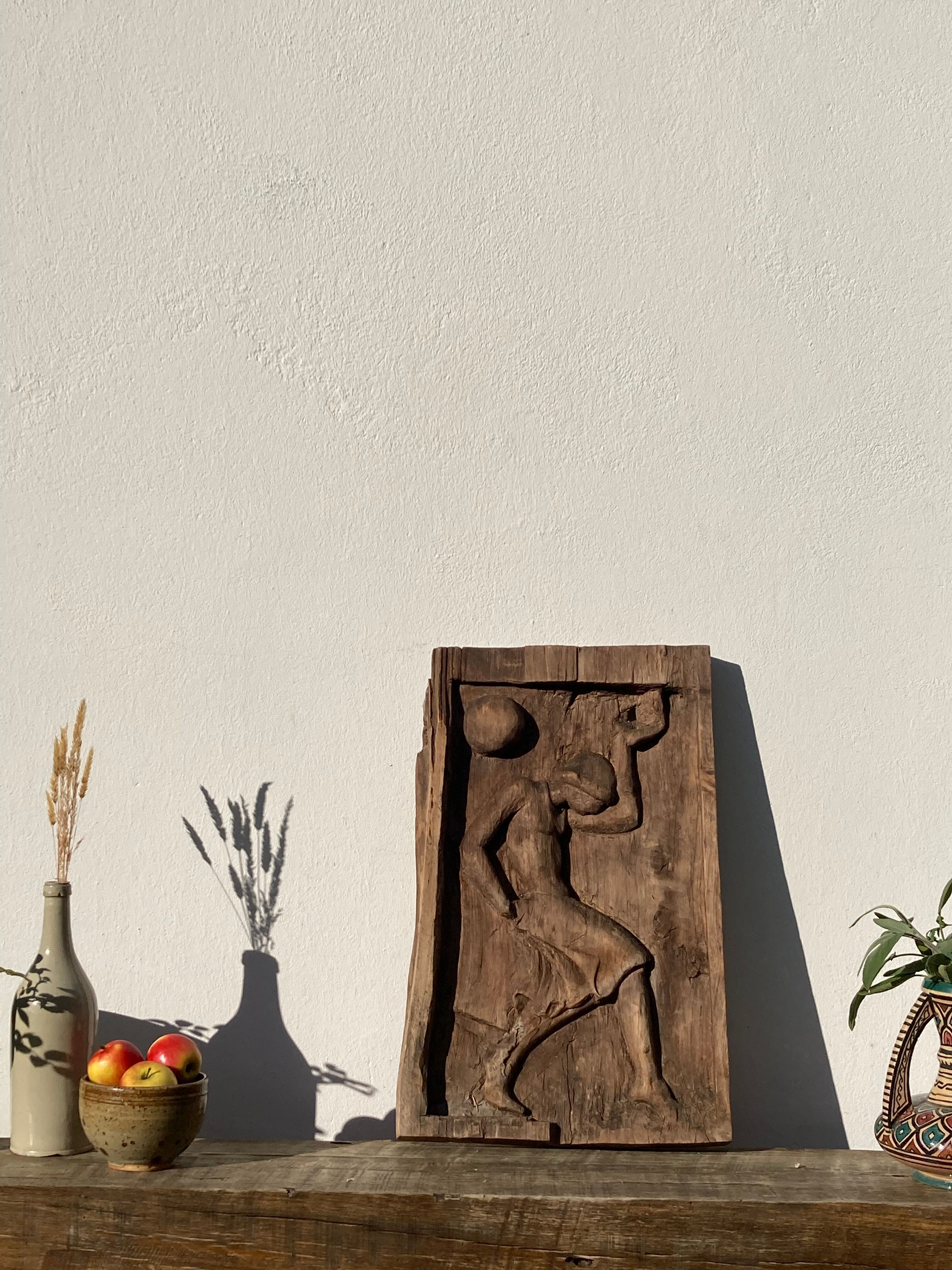 Door in low relief dancer style art deco 1930 wooden