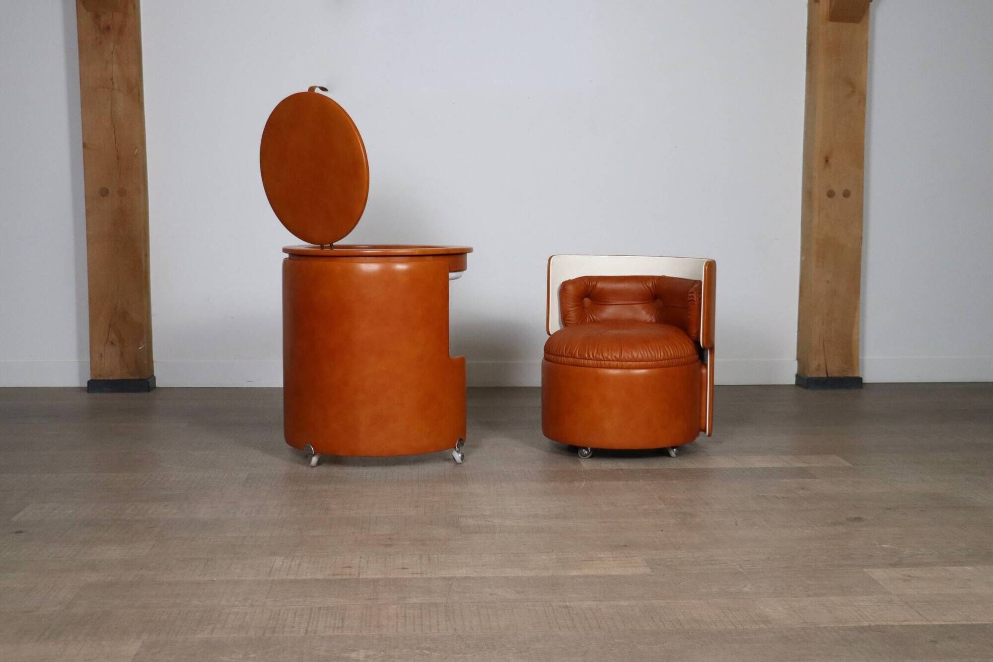 Dilly Dally Vanity In Cognac By Luigi Massoni For Poltrona Frau, Italy 1968
