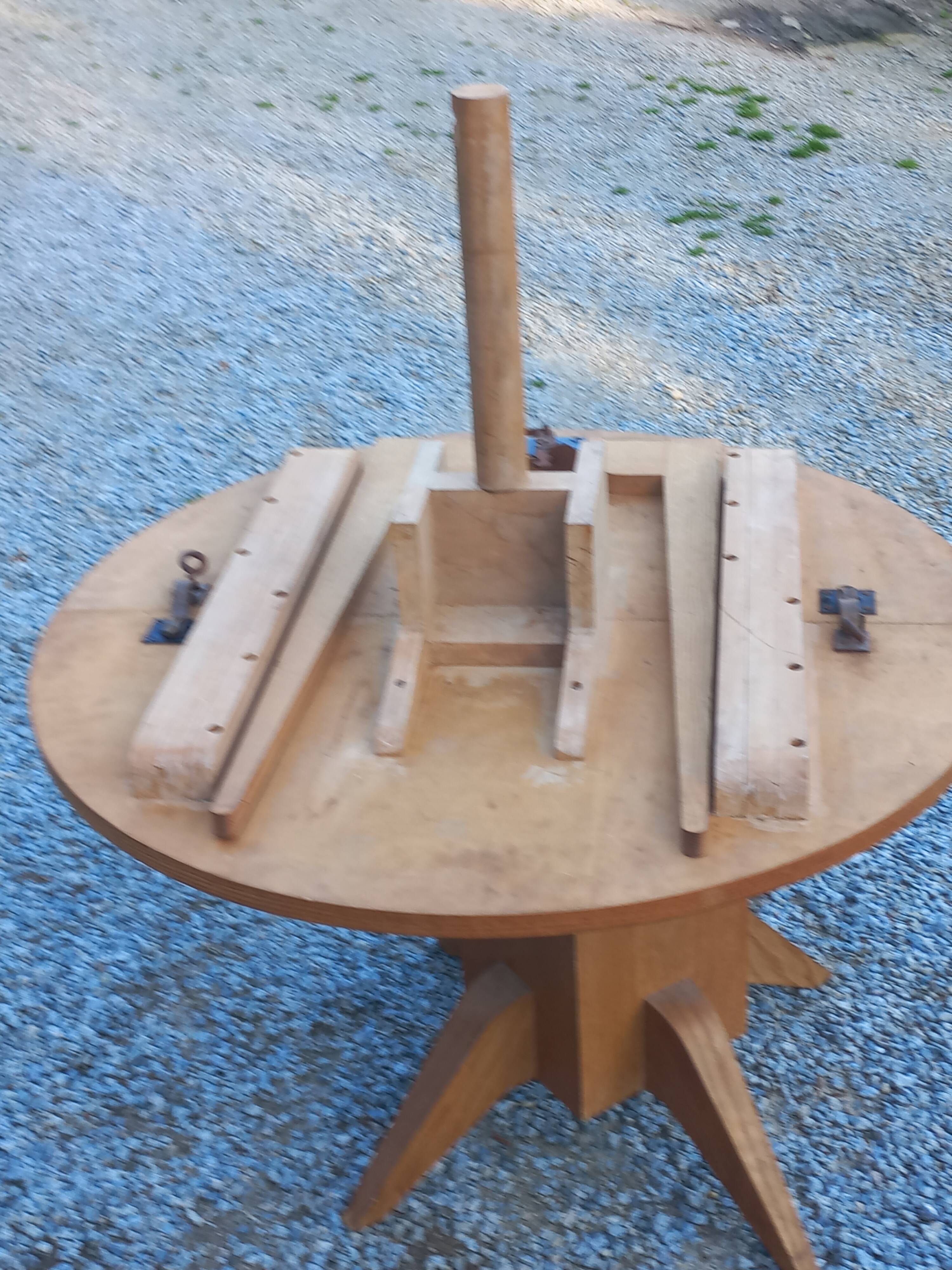 1950s round oak table, 2 heights, central quadripod leg