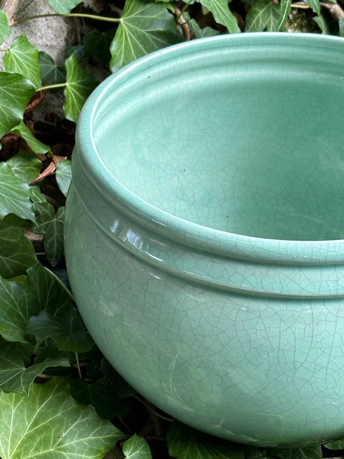 Vintage jade green cracked ceramic pot