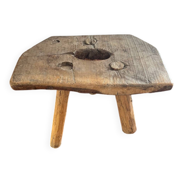 Petit tabouret de ferme rustique