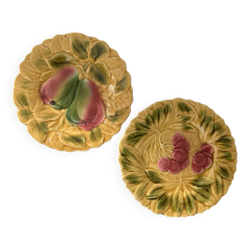 2 assiettes Sarreguemines en barbotine
