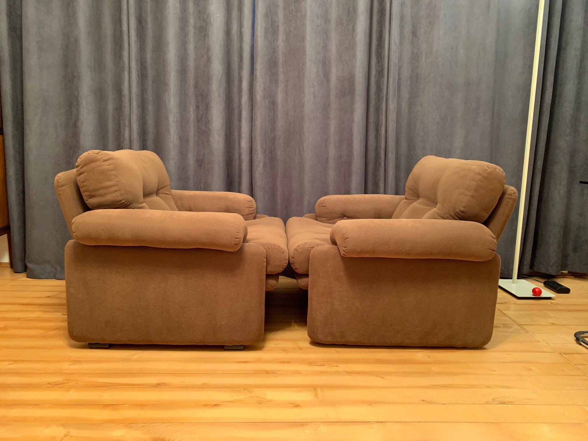 Pair of Coronado armchairs, designed by Tobia Scarpa, C&B Italia, 1960s