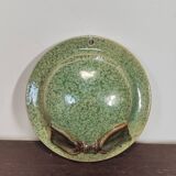 Vase mural en grès vernissé vert moucheté forme de chapeau