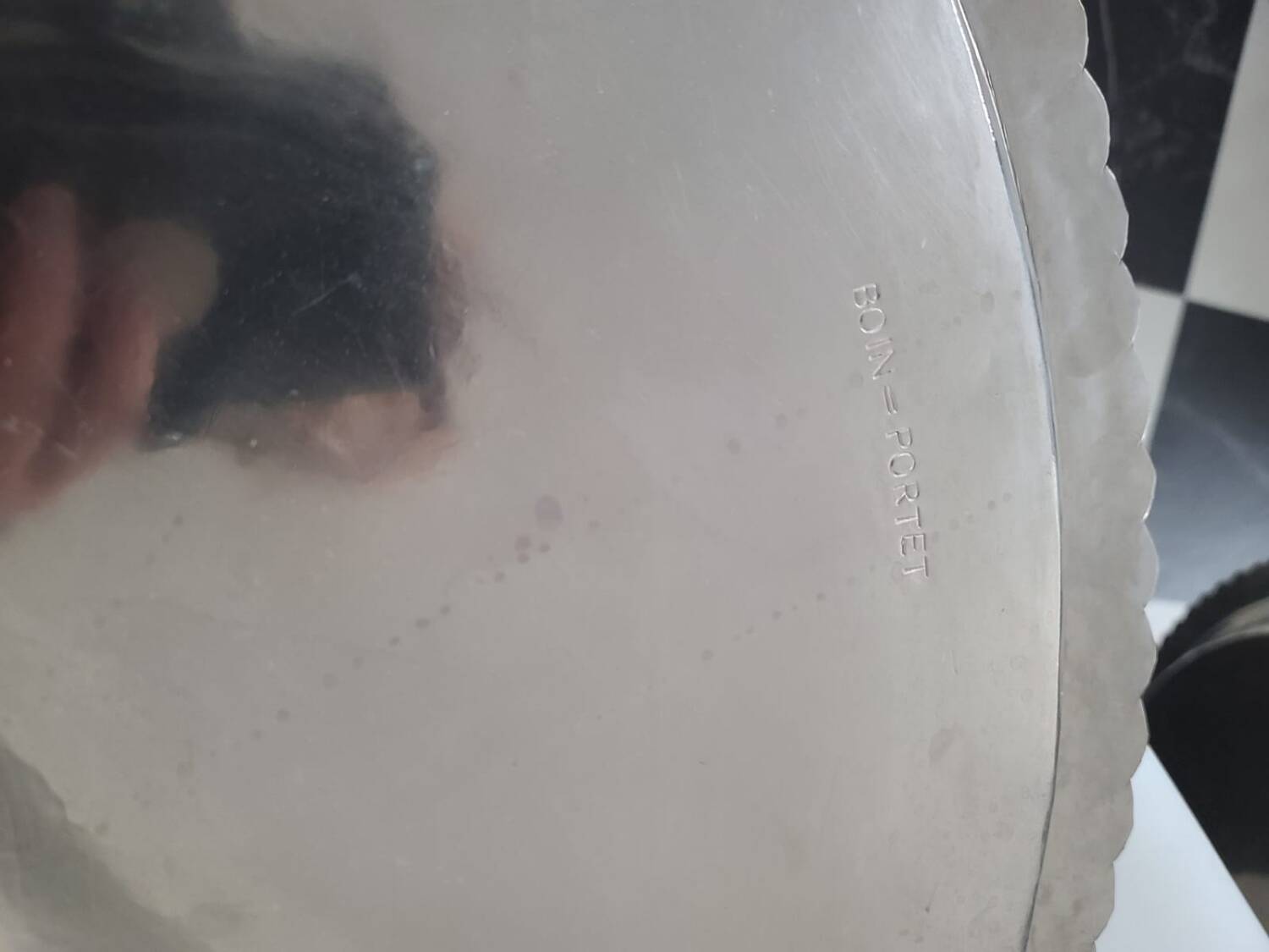 Silver-plated metal serving tray with chiseled finish #PLMR