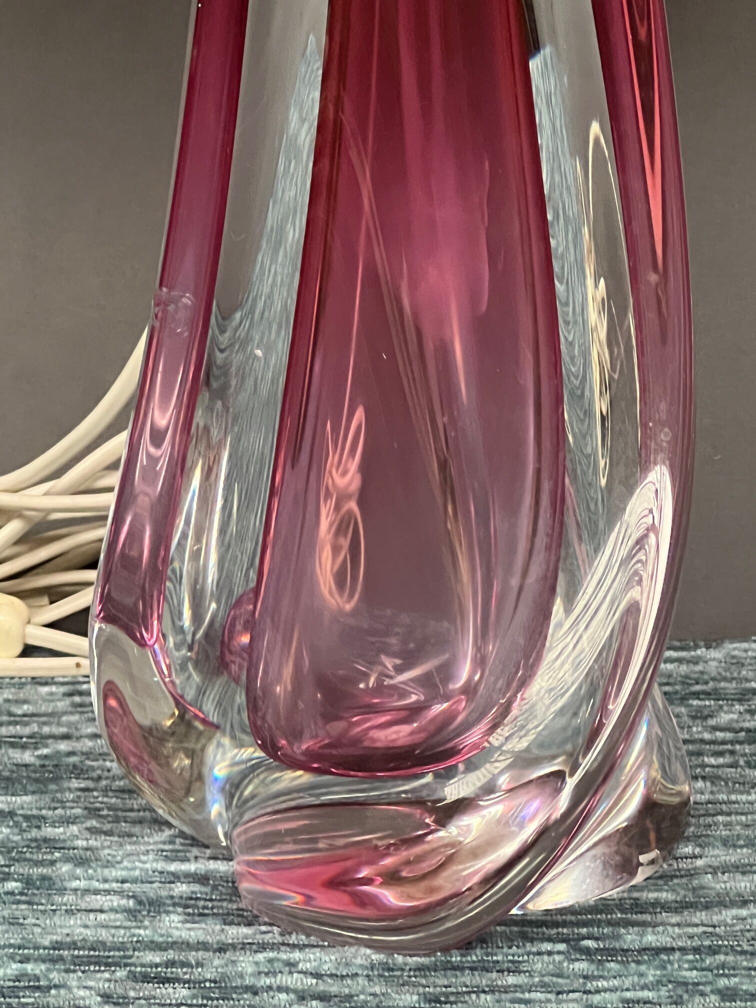 Val Saint Lambert. Two-tone solid crystal lamp (light purple) with high lead content.