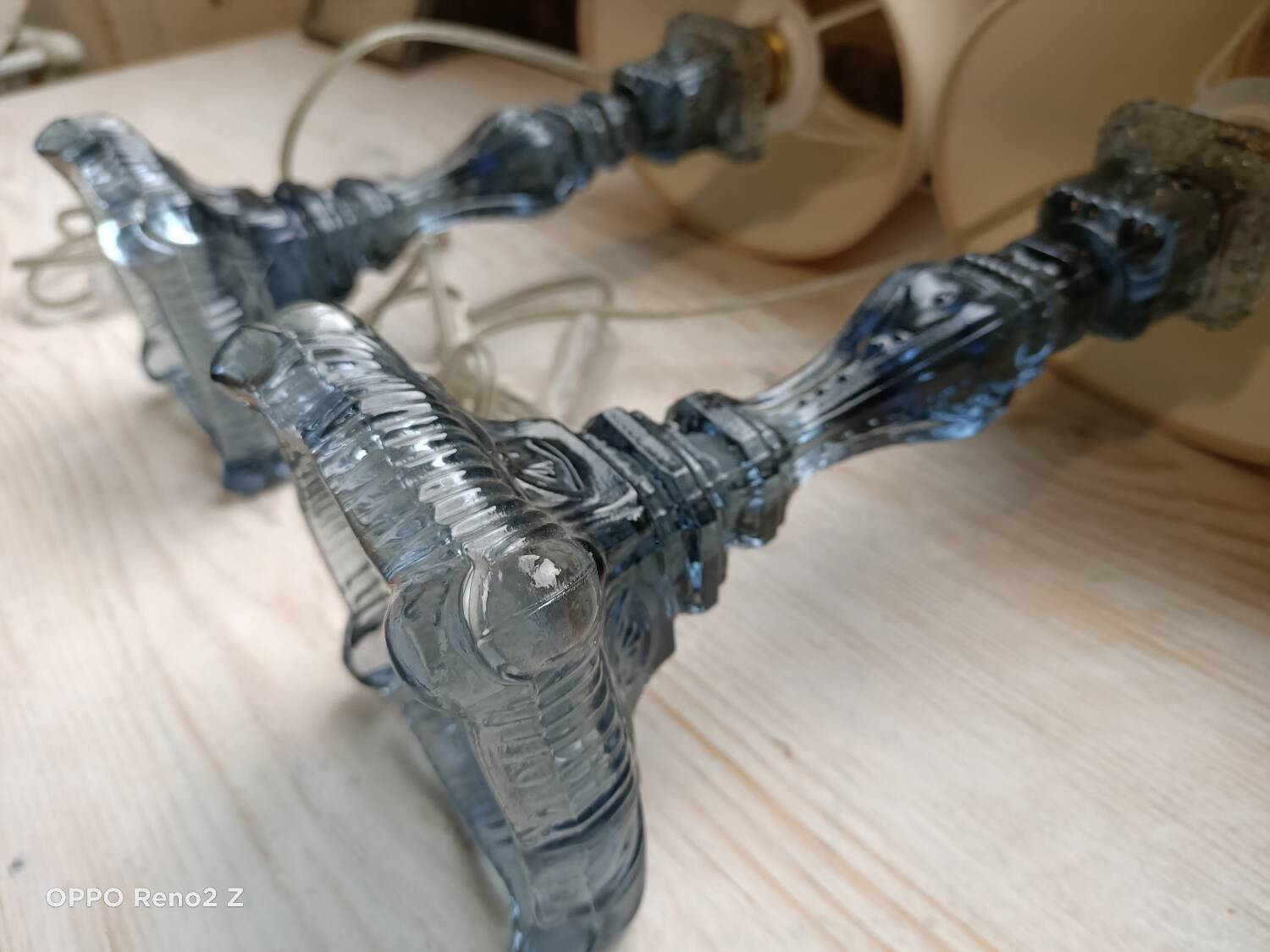 Paire de lampes en verre bleuté