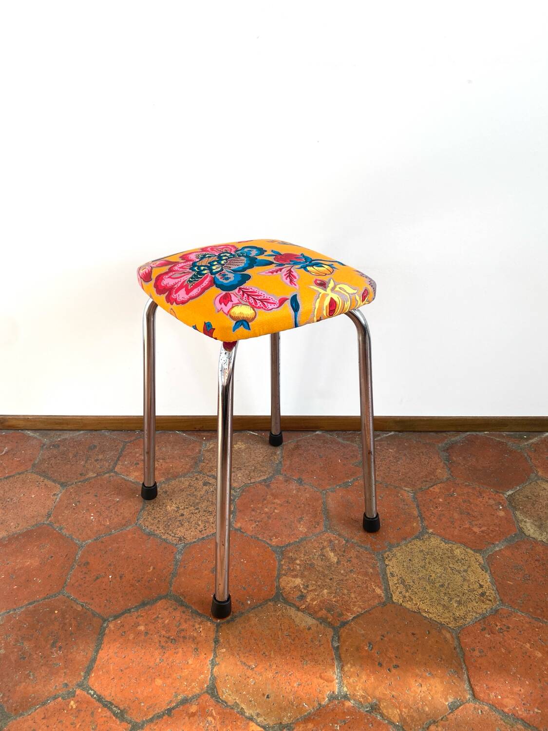 Vintage stool - Upcycling - tapestry - Romy Yellow