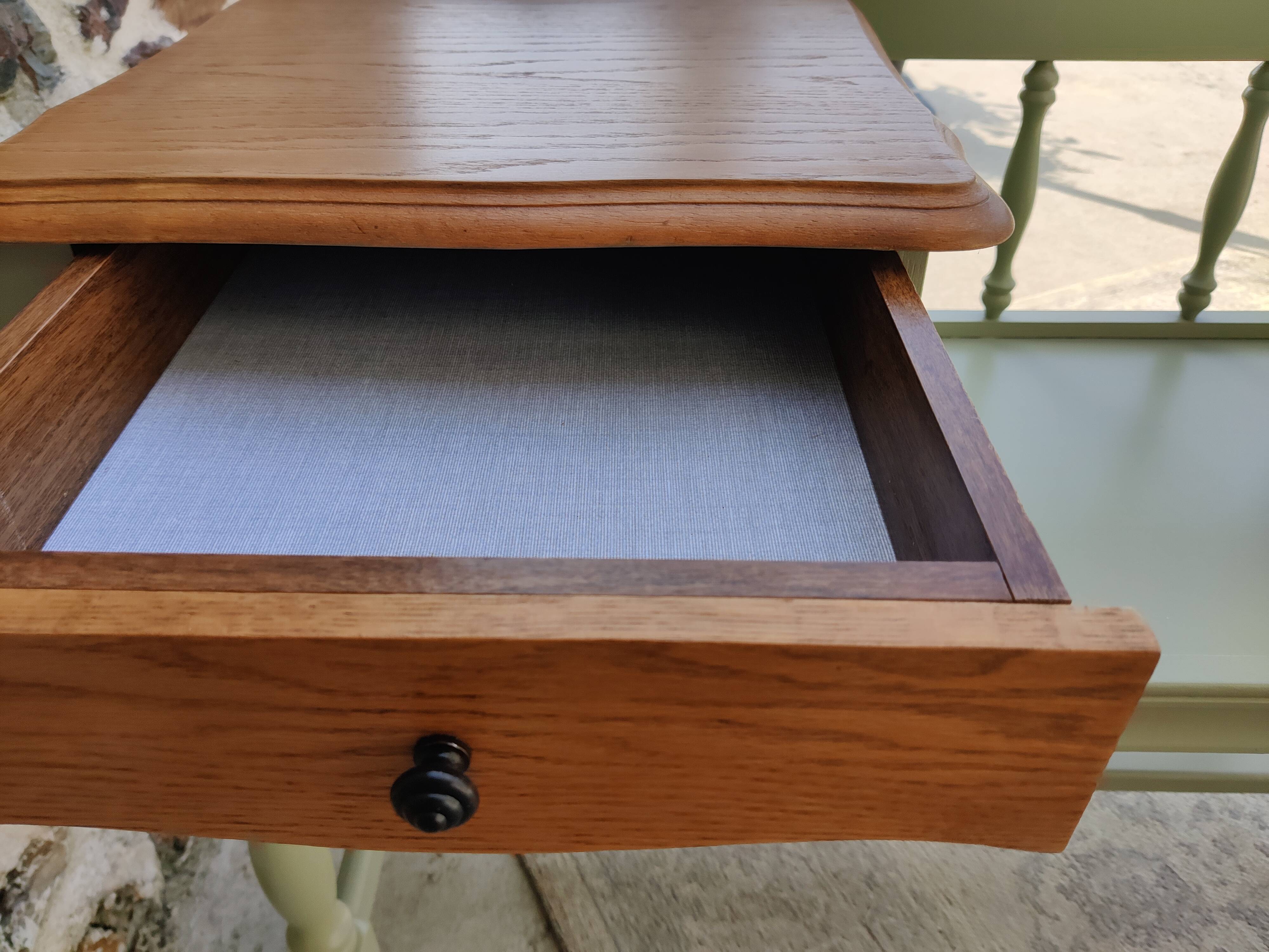 Entrance bench