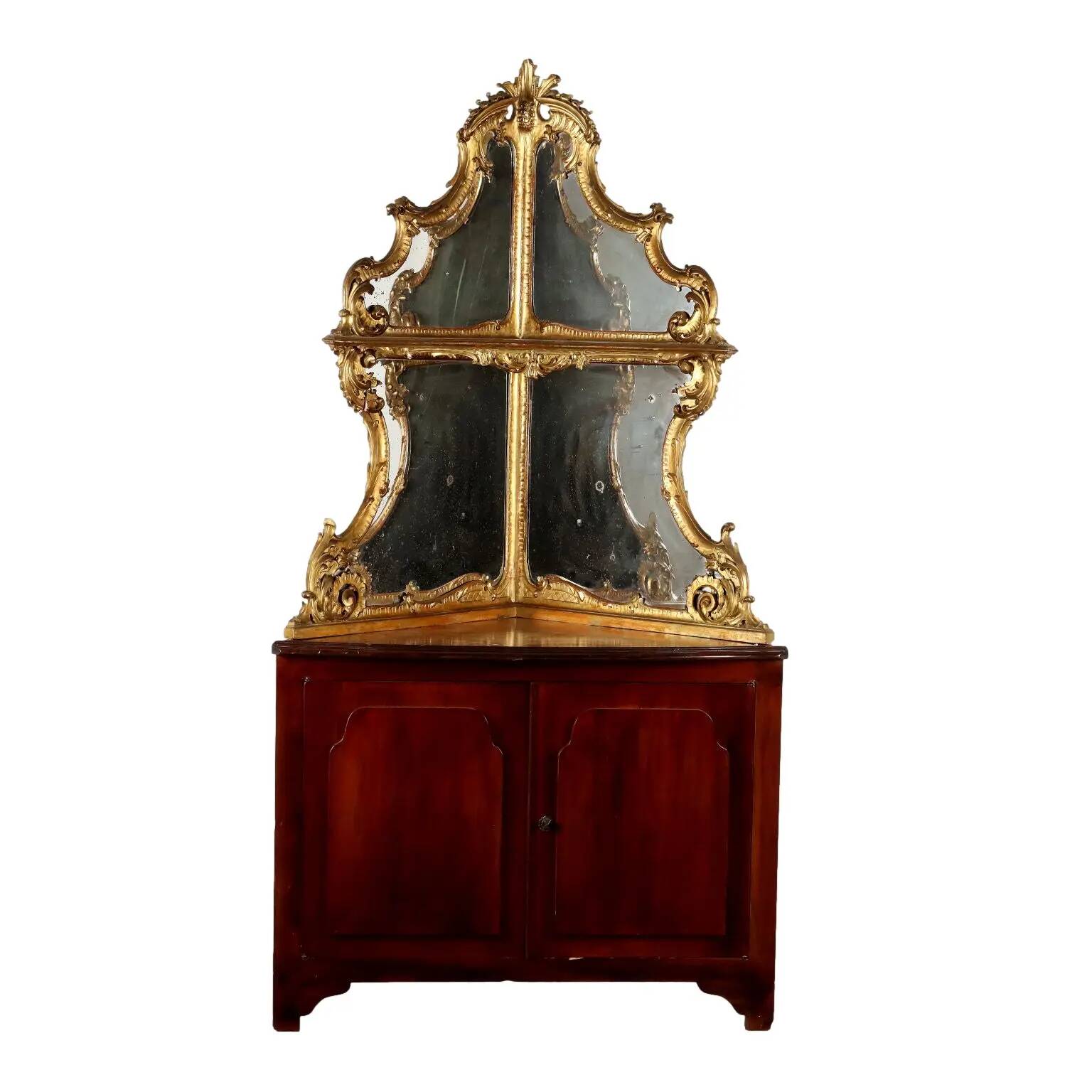 Meuble d’angle ancien style baroque en acajou XX Century