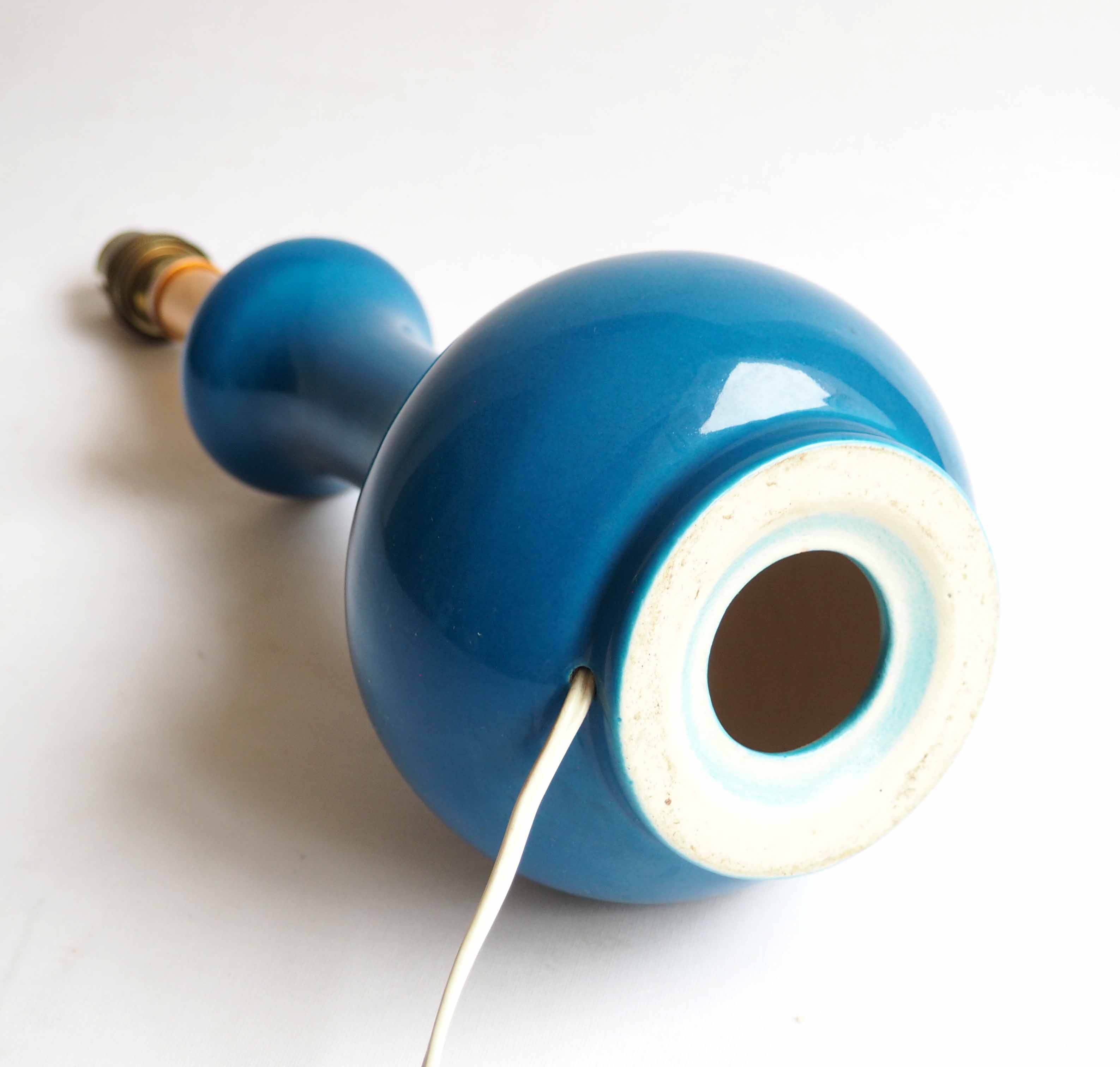Pied de lampe en céramique bleue