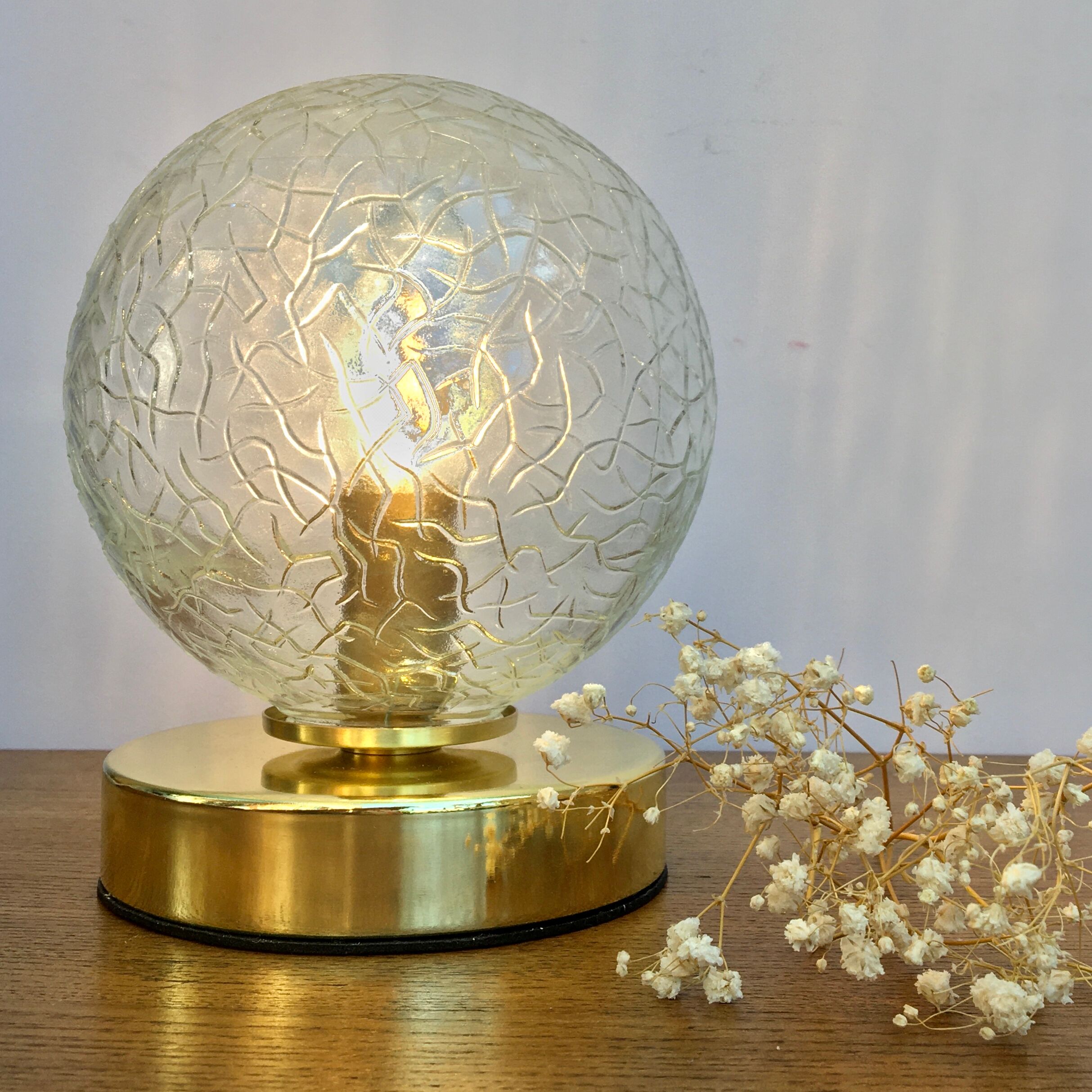 Vintage globe-laying lamp in cracked glass effect