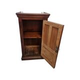 Armoire suspendue ancienne en acajou français, années 1870