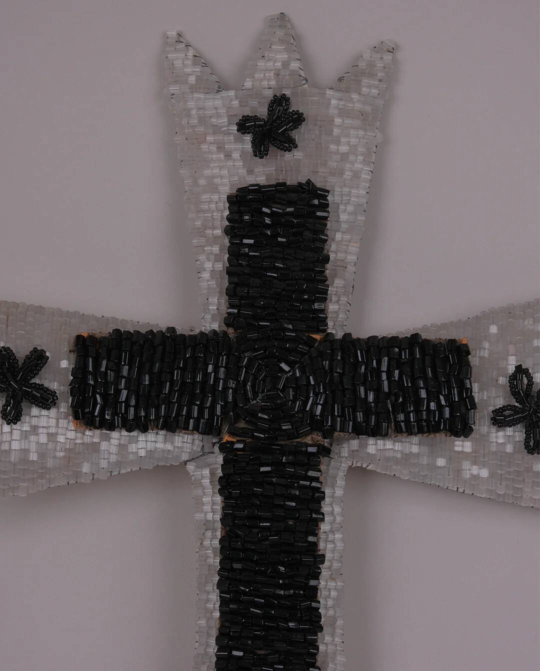 Pearl cross