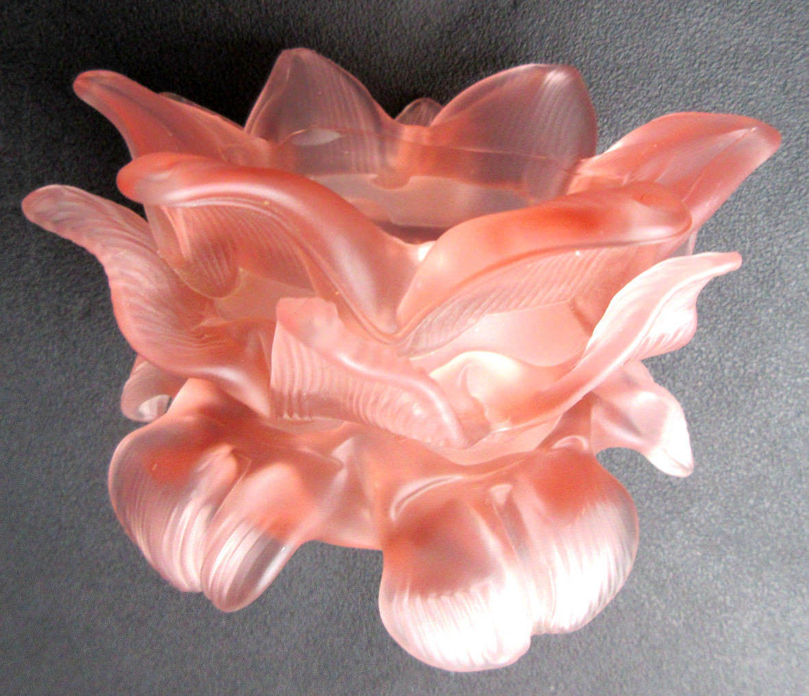 Art Deco lamp tulip in pink glass paste: Flower with 18 petals