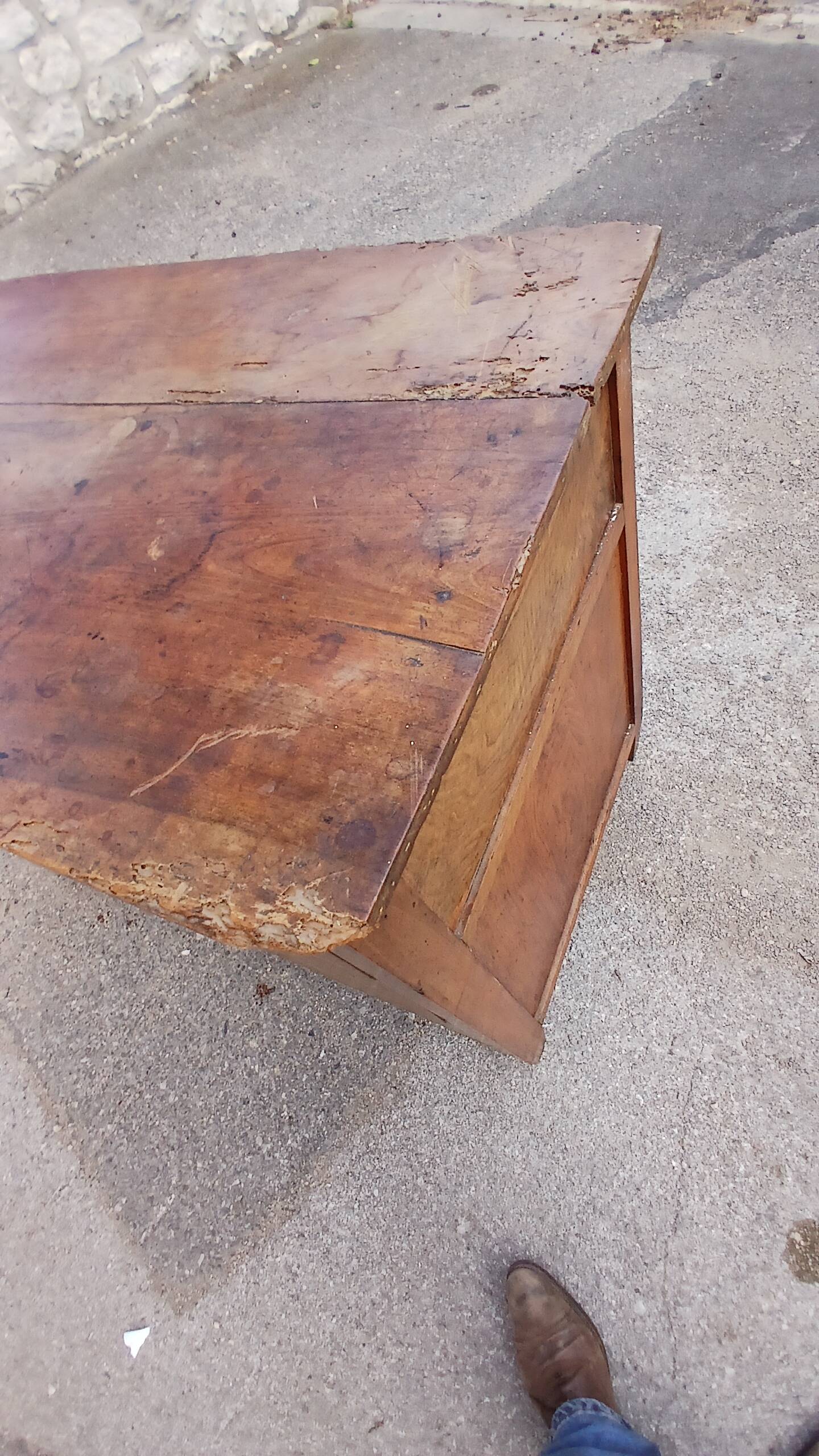 Regional chest of drawers in vintage cherry wood