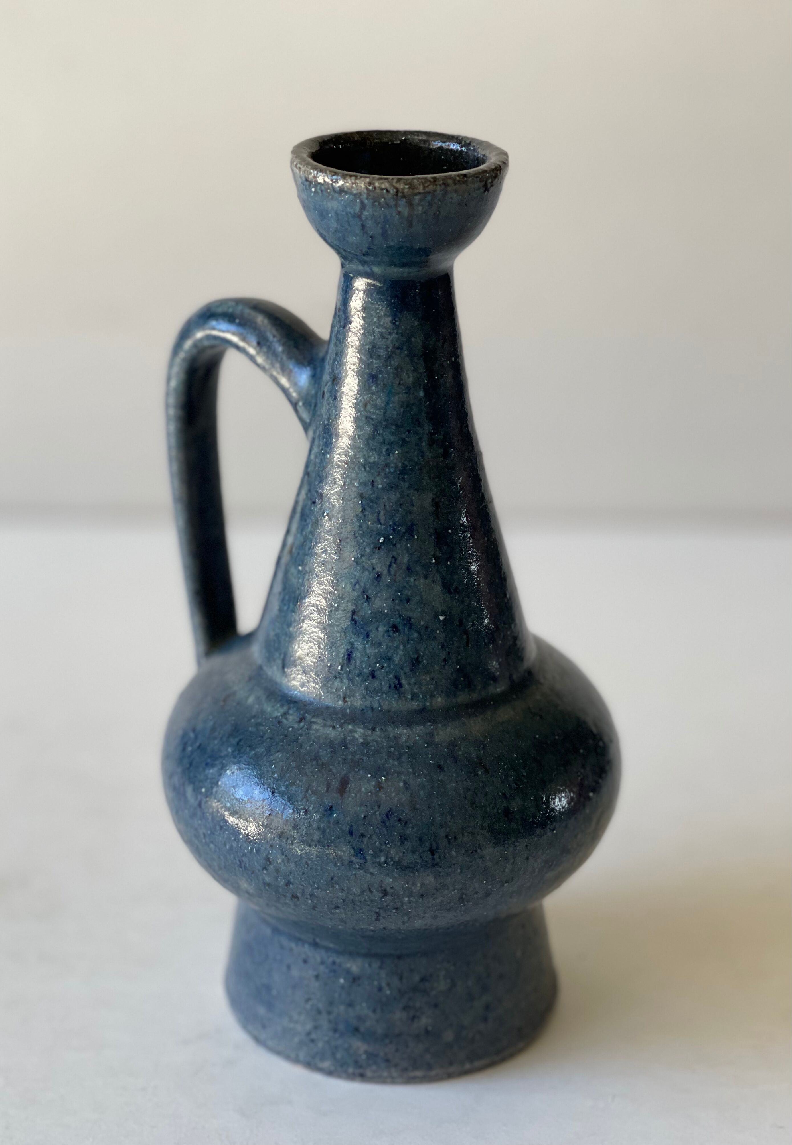 Vase en grès signé accolay