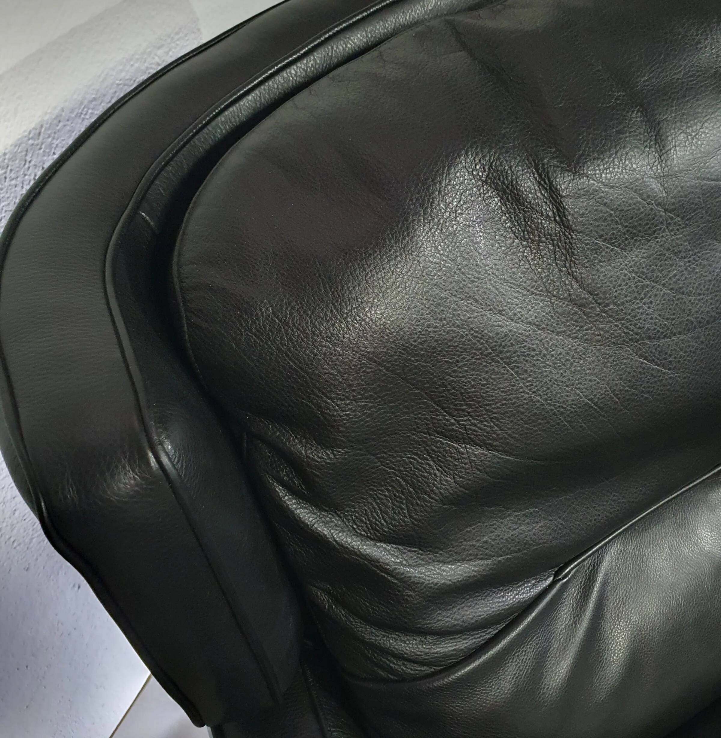Amadeus Natuzzi lounge chair / black leather