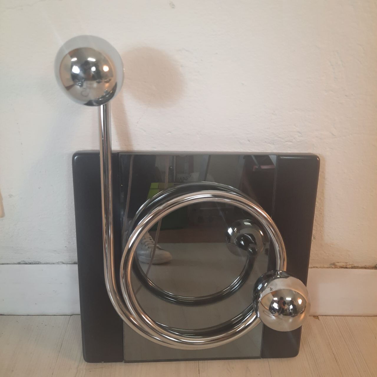 9 70's clothes hanger spiral