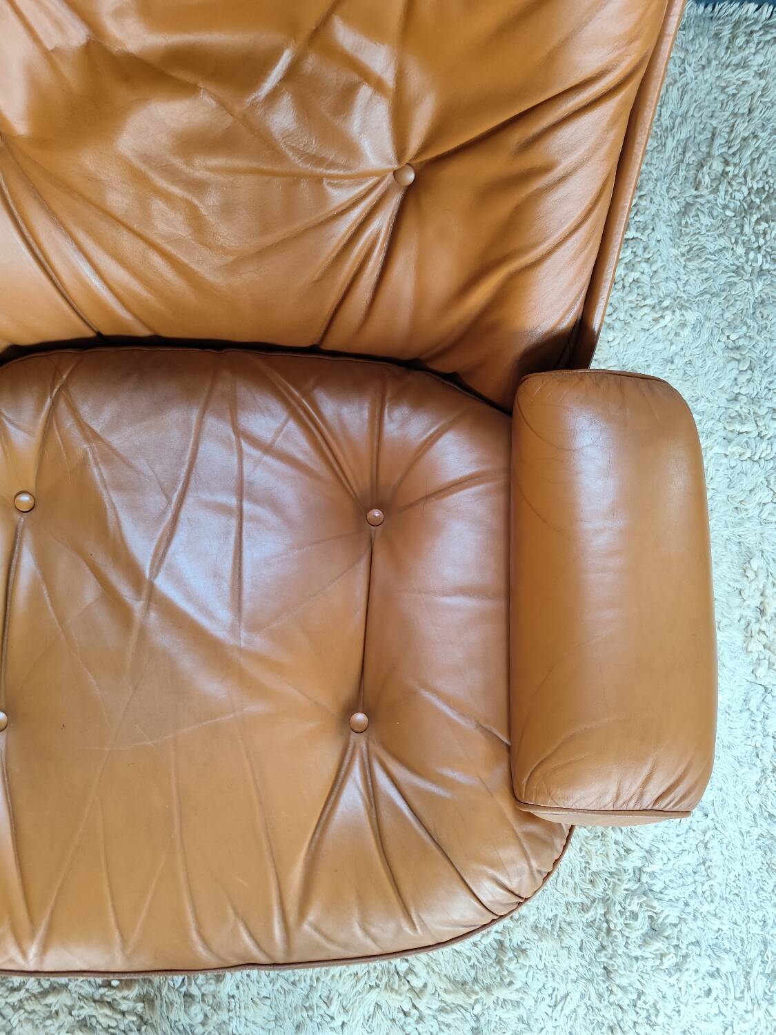 Michel Cadestin leather armchair for Airbone