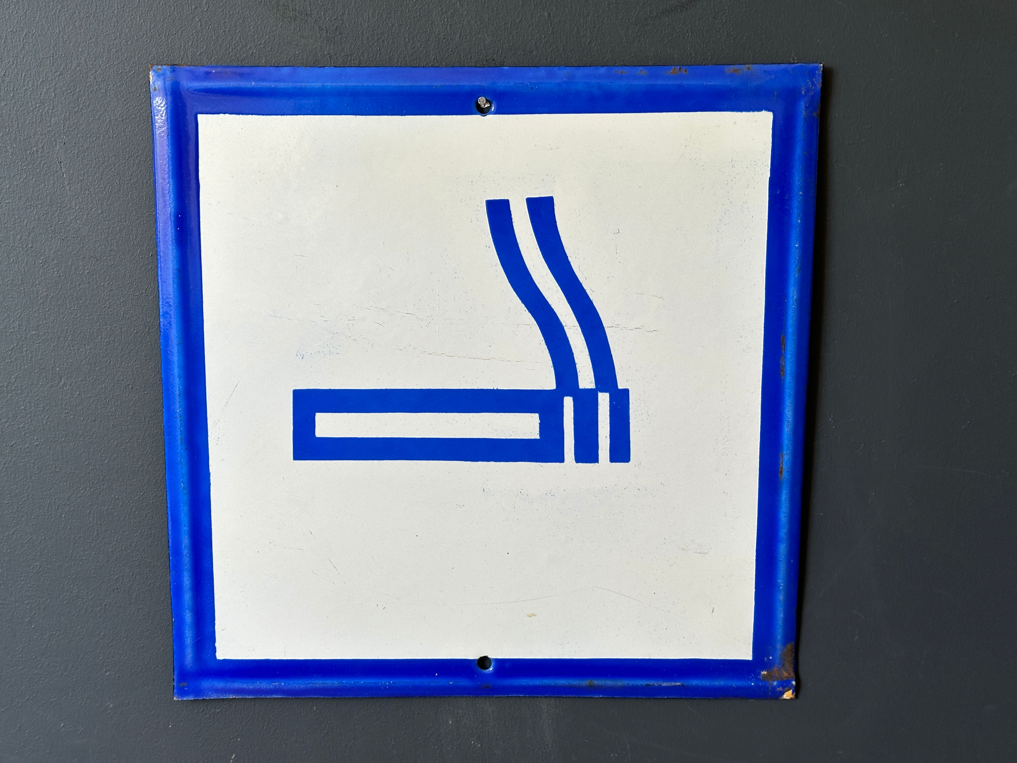 Smoking area vintage Europe industrial enamel sign decoration