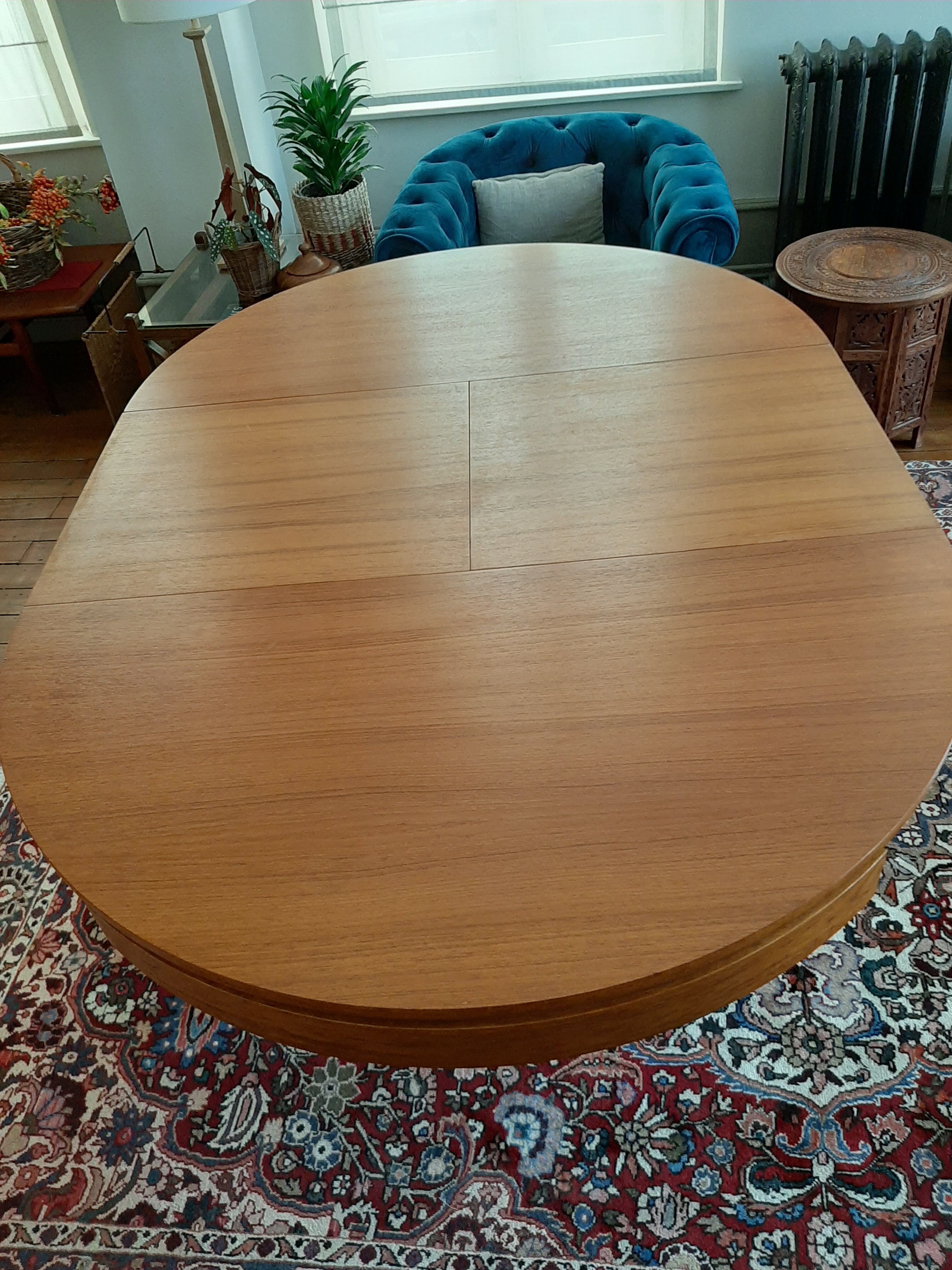 Table ronde extensible scandinave teck vintage