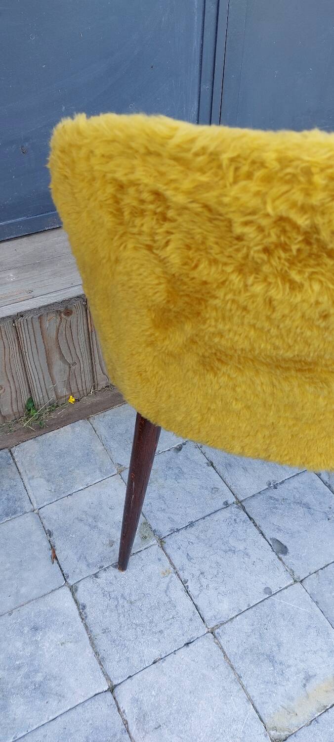 Plush cocktail armchair